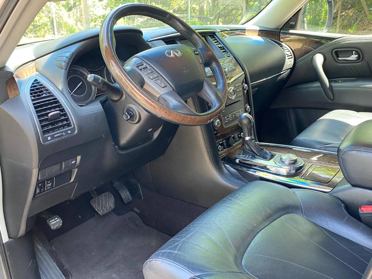 2013 INFINITI QX 56 - Photo 10